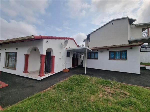 3 Bedroom House 3 Bedroom House