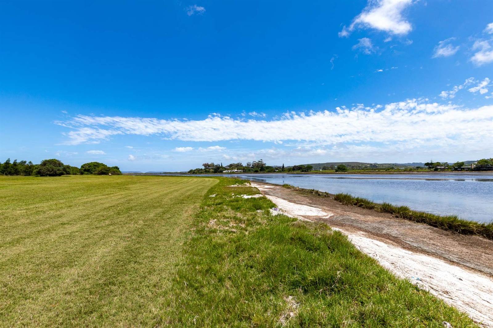4268 m² Land available in Keurboomstrand photo number 6