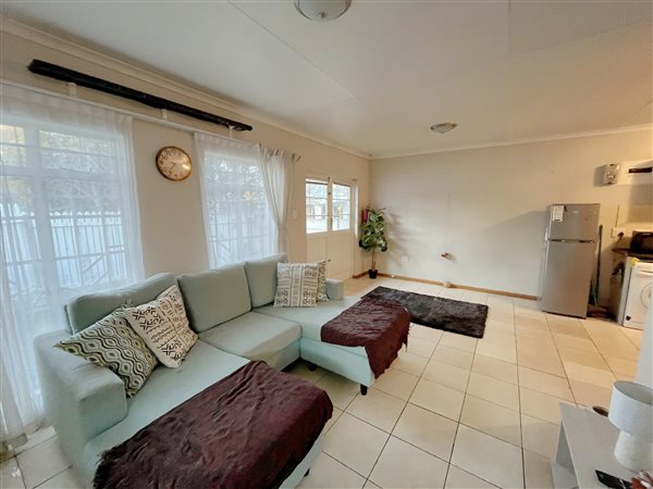 2 Bedroom Flat 2 Bedroom Flat