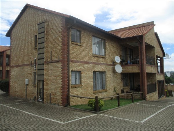 3 Bedroom Townhouse 3 Bedroom Townhouse