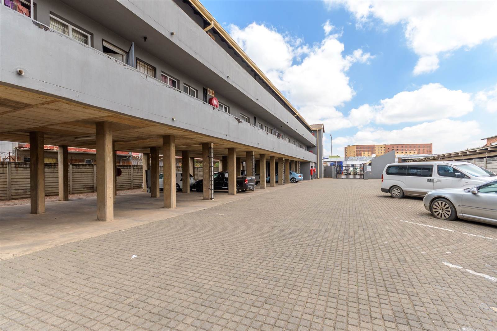 2 Bed Apartment in Kempton Park Central photo number 14