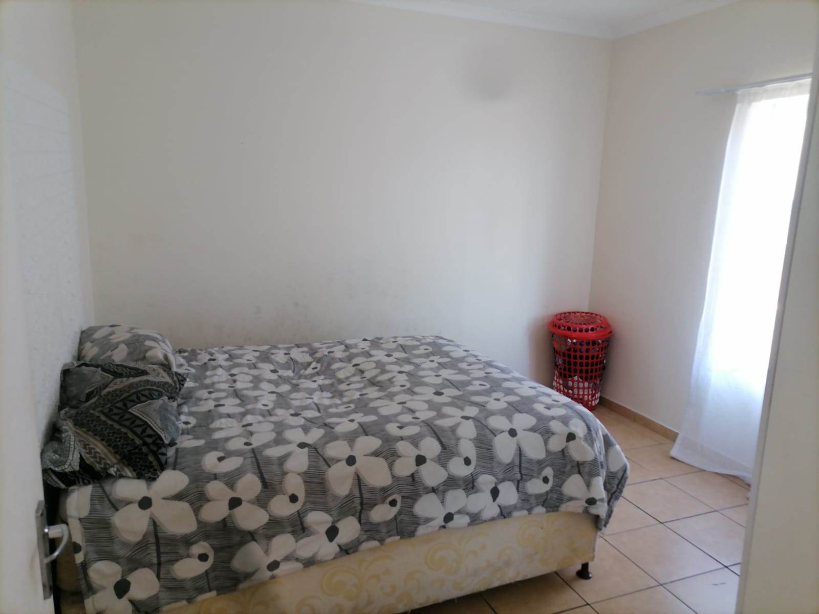 2 Bed Apartment in Parklands East photo number 5