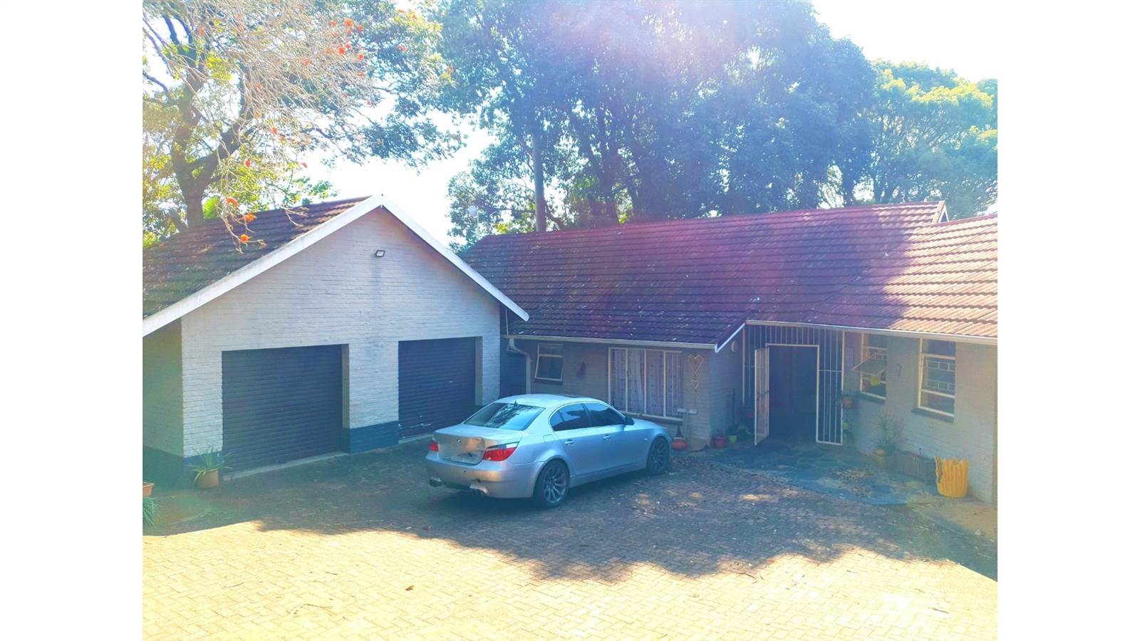 4 Bed House in Parkville photo number 3