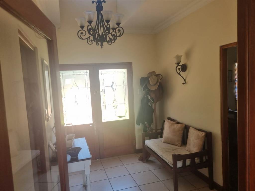 12 Bed House in Muldersdrift photo number 14
