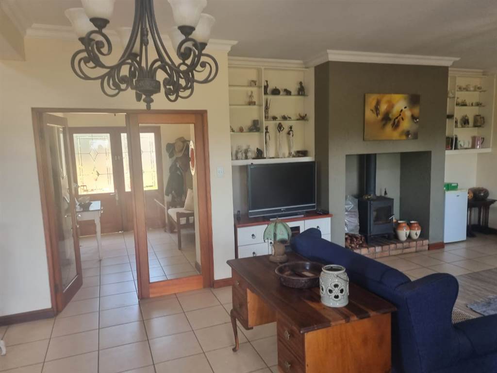 12 Bed House in Muldersdrift photo number 13