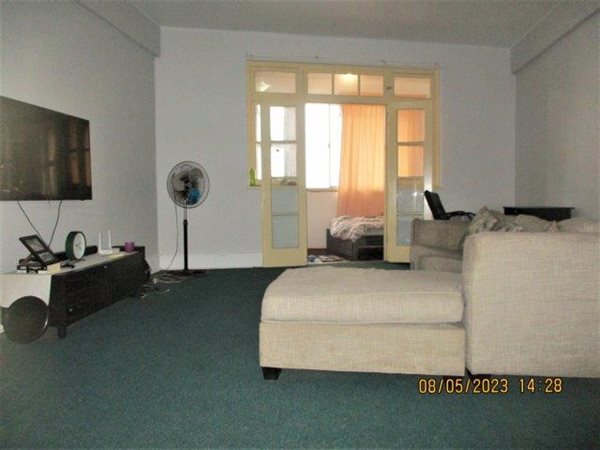 0.5 Bed Flat in South Beach