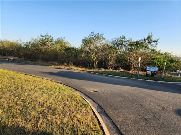 1271 m² Land available in Mandini