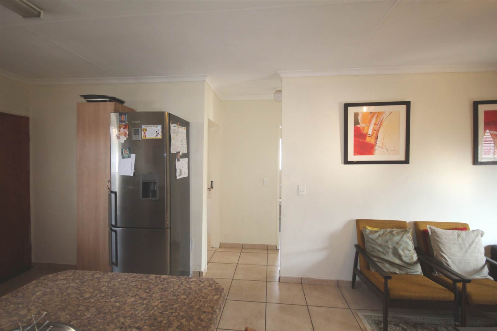 2 Bed Townhouse in Pretoria North photo number 2