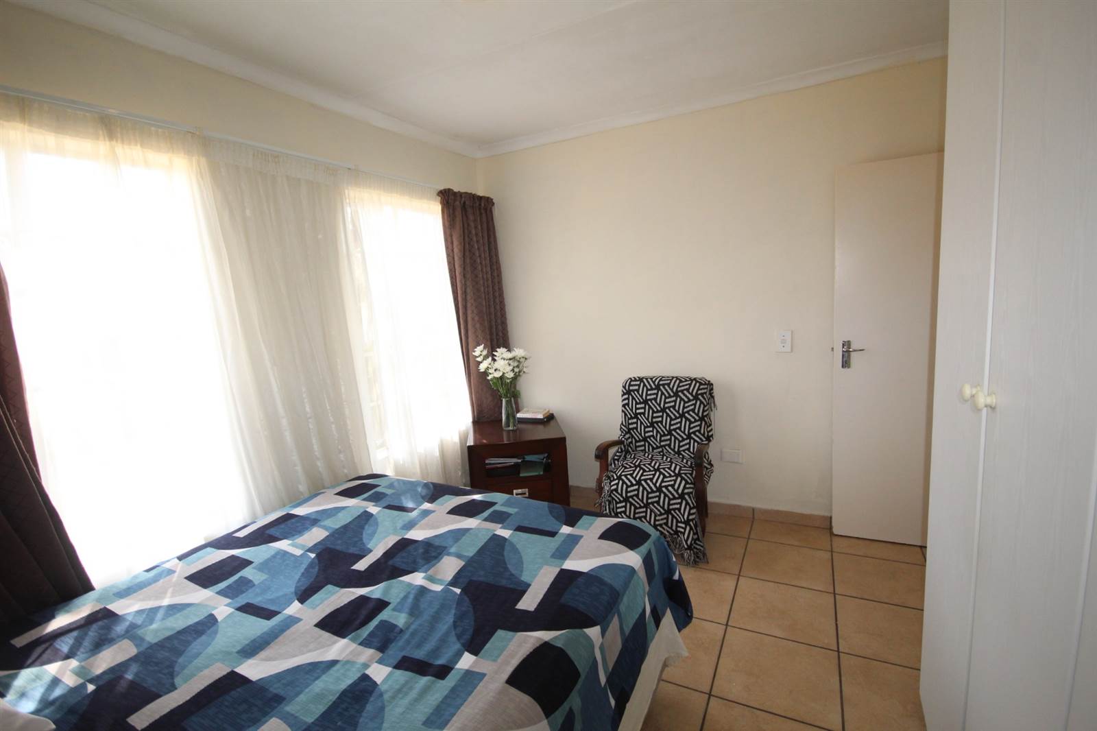 2 Bed Townhouse in Pretoria North photo number 11