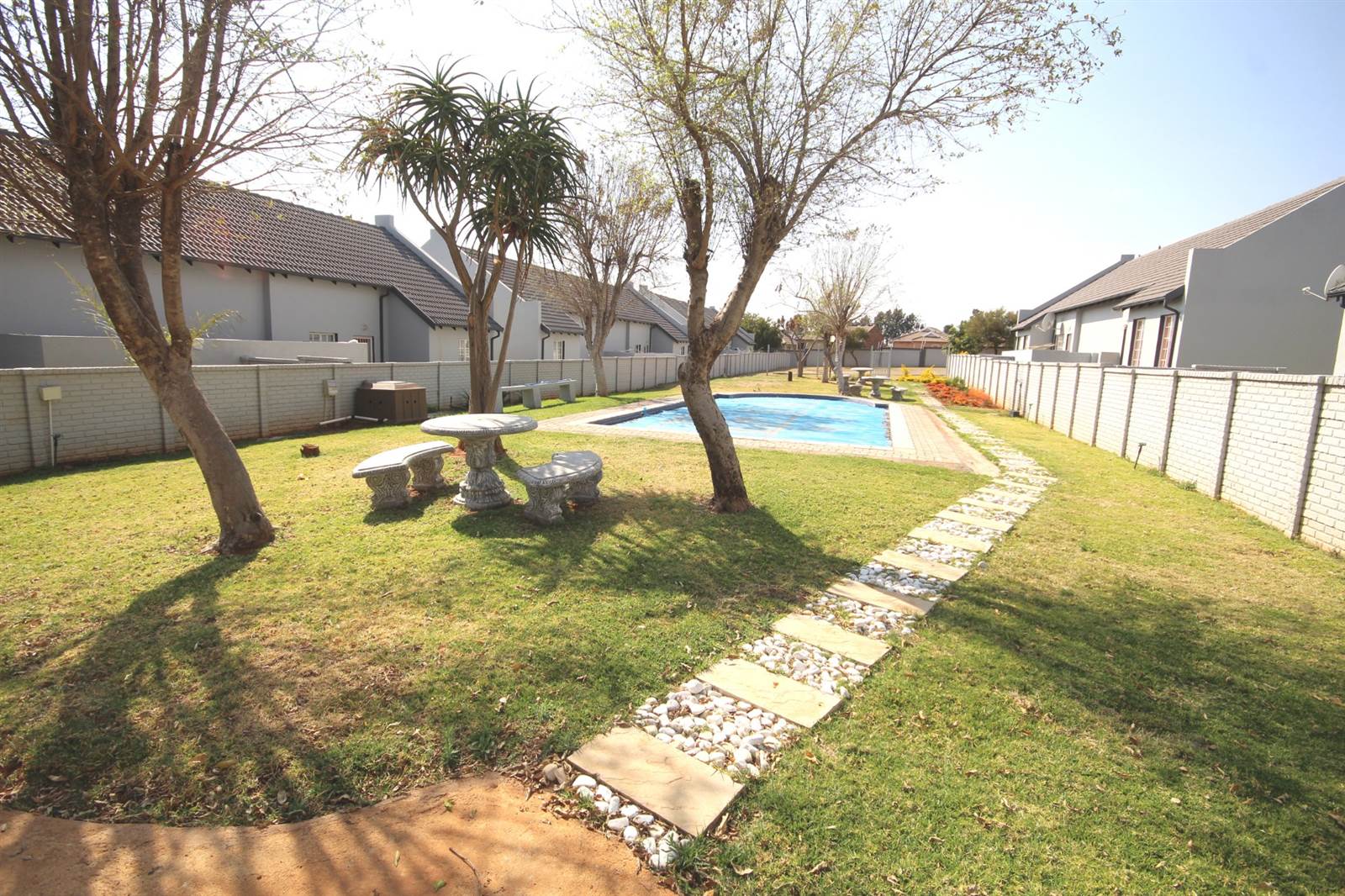 2 Bed Townhouse in Pretoria North photo number 18