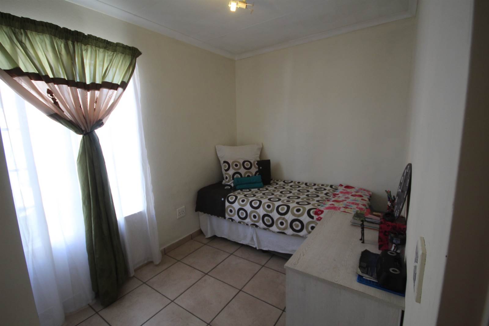 2 Bed Townhouse in Pretoria North photo number 8