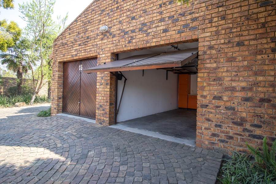 2.5 Bed Townhouse in Sunward Park photo number 5