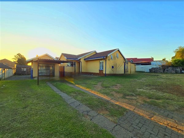 5 Bedroom House 5 Bedroom House