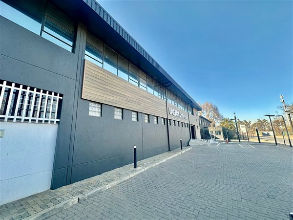 16 860  m² Industrial space