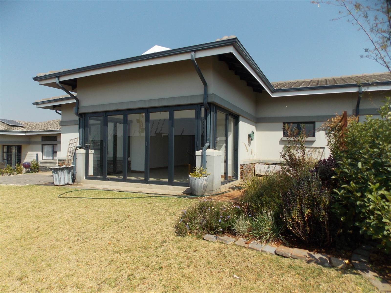 2 Bed House in Eastland Mature Lifestyle Estate photo number 2