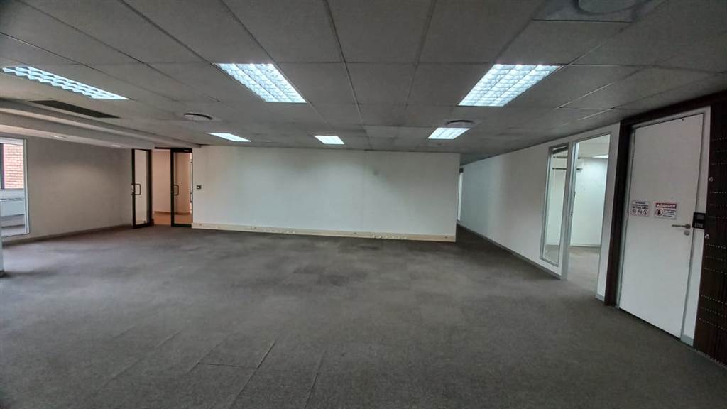 659  m² Commercial space in Menlyn photo number 23