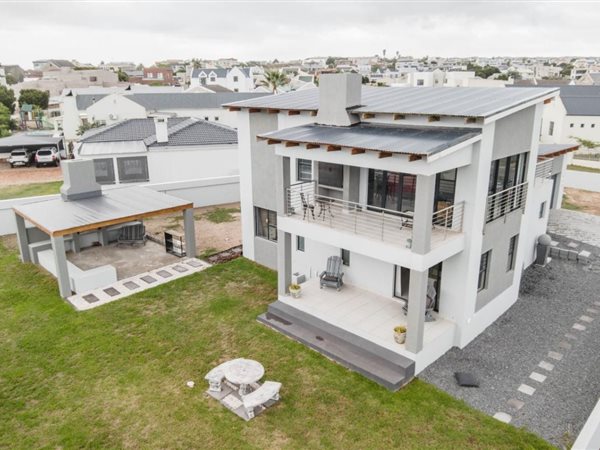 4 Bedroom House 4 Bedroom House