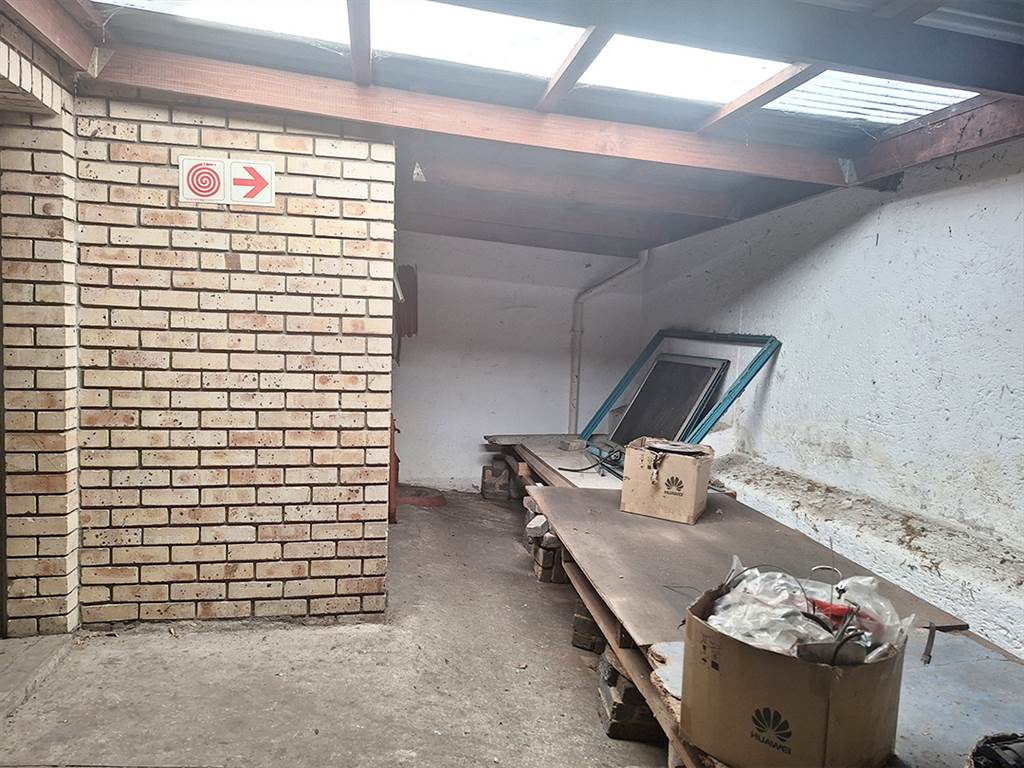 120  m² Commercial space in Benoni Central photo number 9