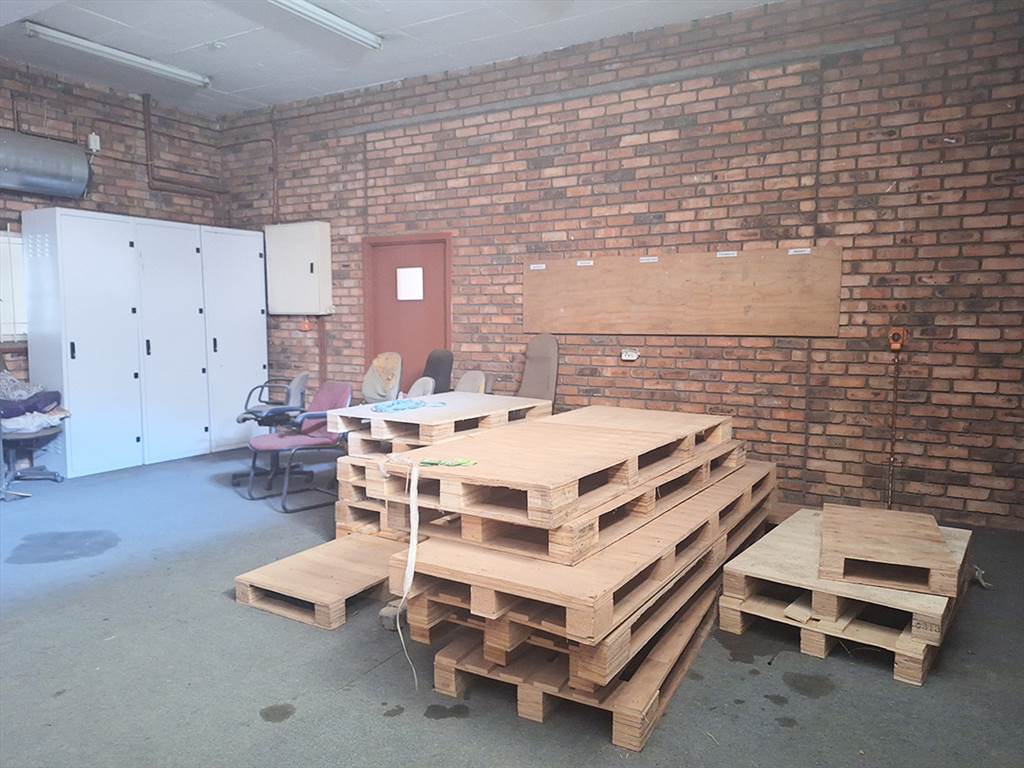 120  m² Commercial space in Benoni Central photo number 6