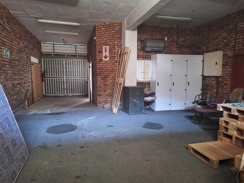 120  m² Commercial space in Benoni Central photo number 4