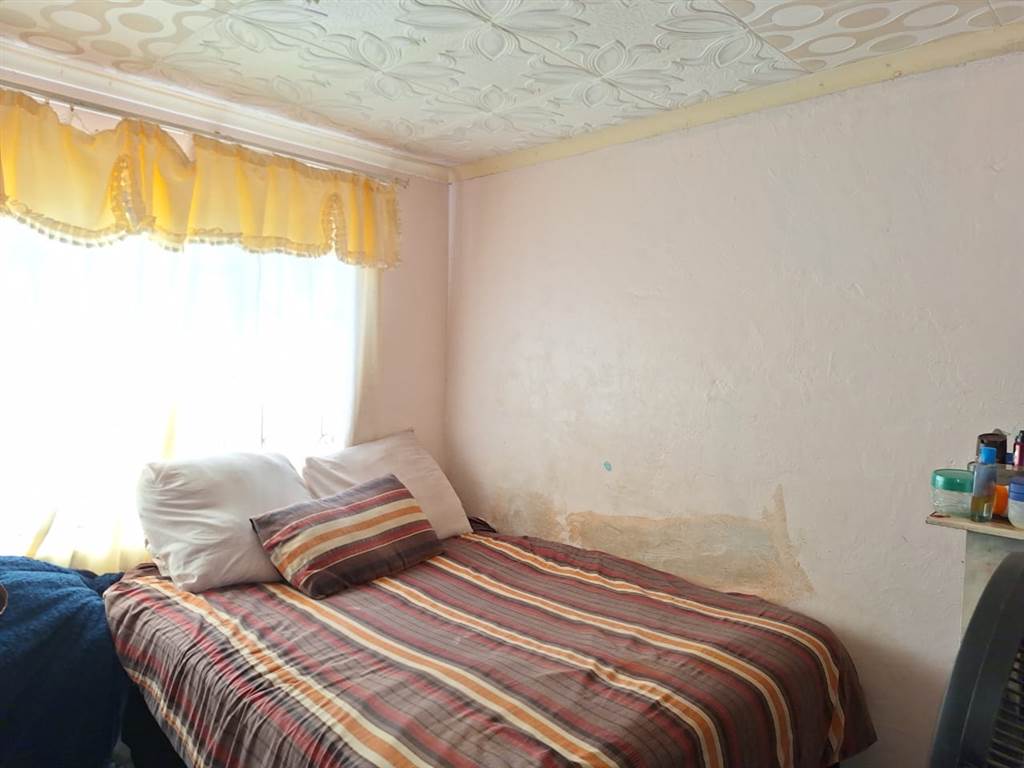 2 Bed House in Soshanguve photo number 27