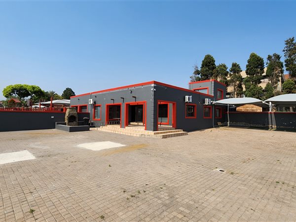370  m² Commercial space