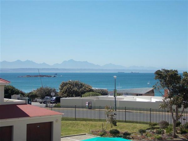 2 Bed Apartment in Mossel Bay