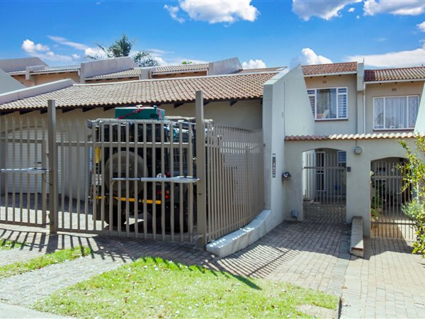 3 Bedroom Townhouse 3 Bedroom Townhouse