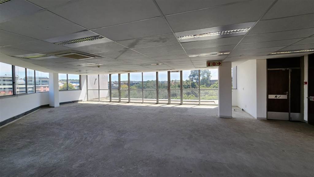 661  m² Commercial space in Die Hoewes photo number 12