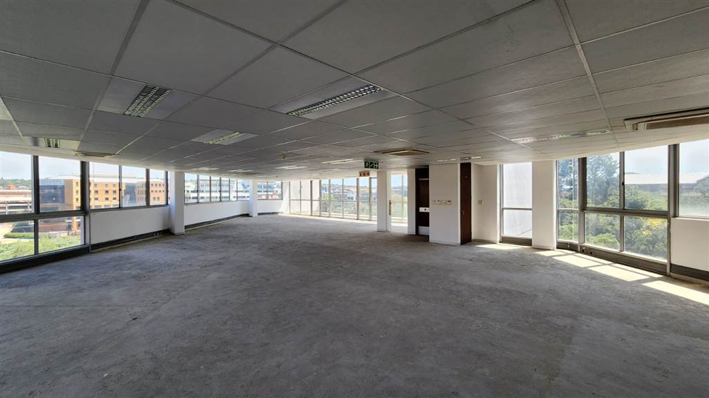 661  m² Commercial space in Die Hoewes photo number 13