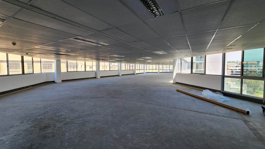 661  m² Commercial space in Die Hoewes photo number 26