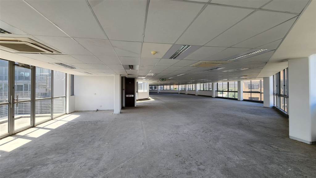661  m² Commercial space in Die Hoewes photo number 4