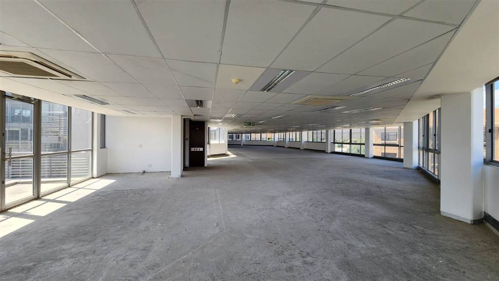 661  m² Commercial space in Die Hoewes photo number 8