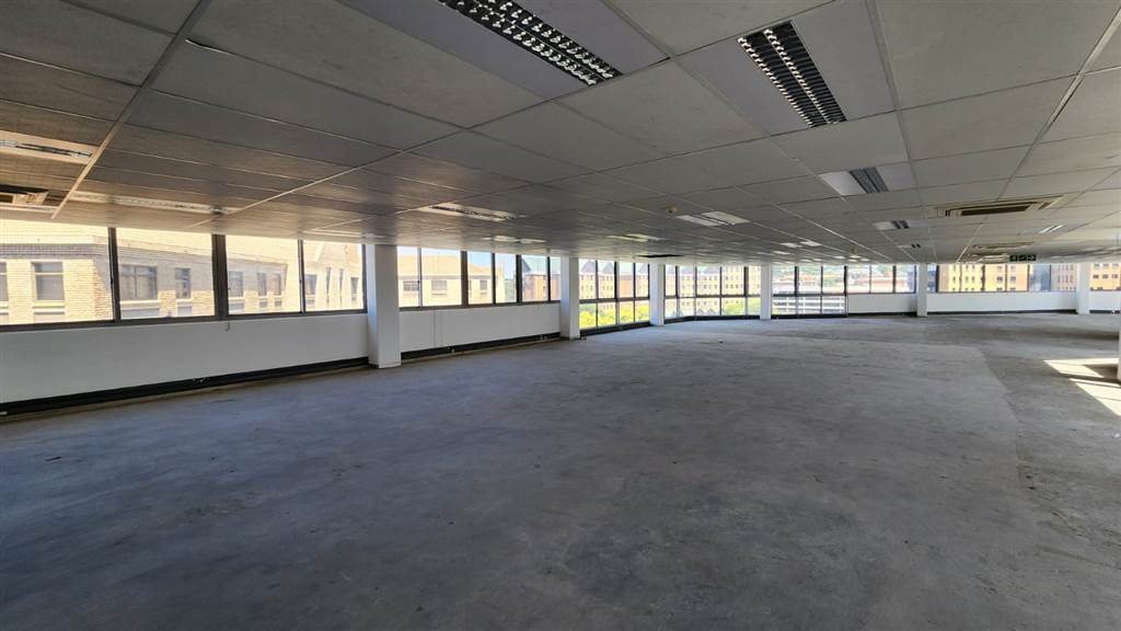 661  m² Commercial space in Die Hoewes photo number 20
