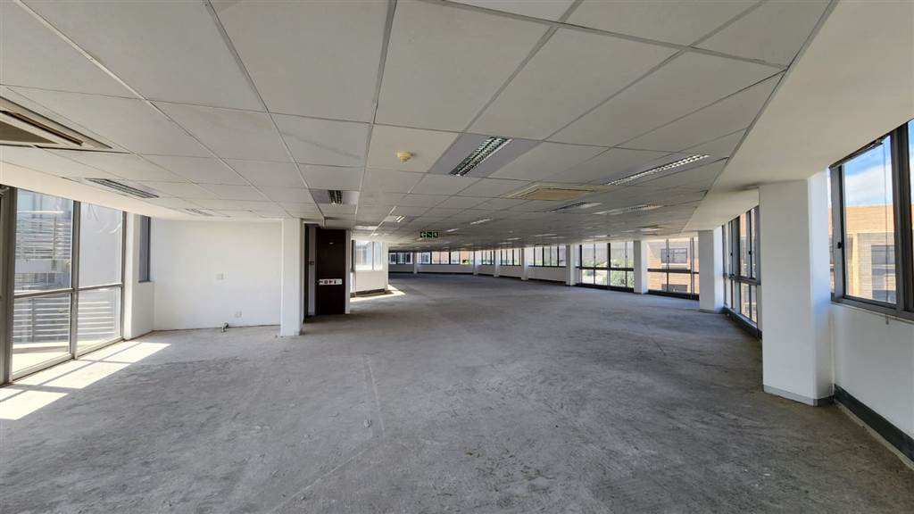 661  m² Commercial space in Die Hoewes photo number 7