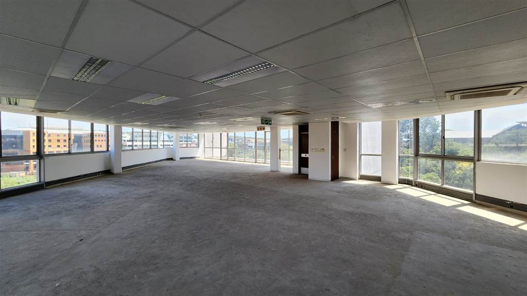 661  m² Commercial space in Die Hoewes photo number 15