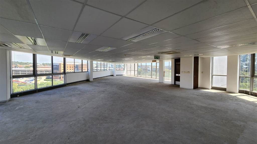 661  m² Commercial space in Die Hoewes photo number 14