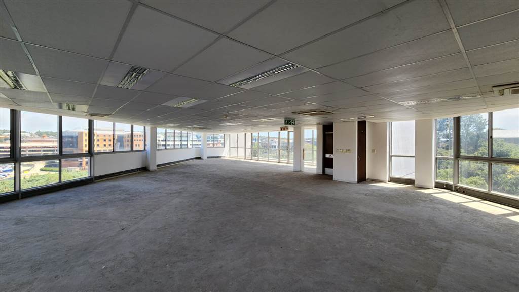 661  m² Commercial space in Die Hoewes photo number 19