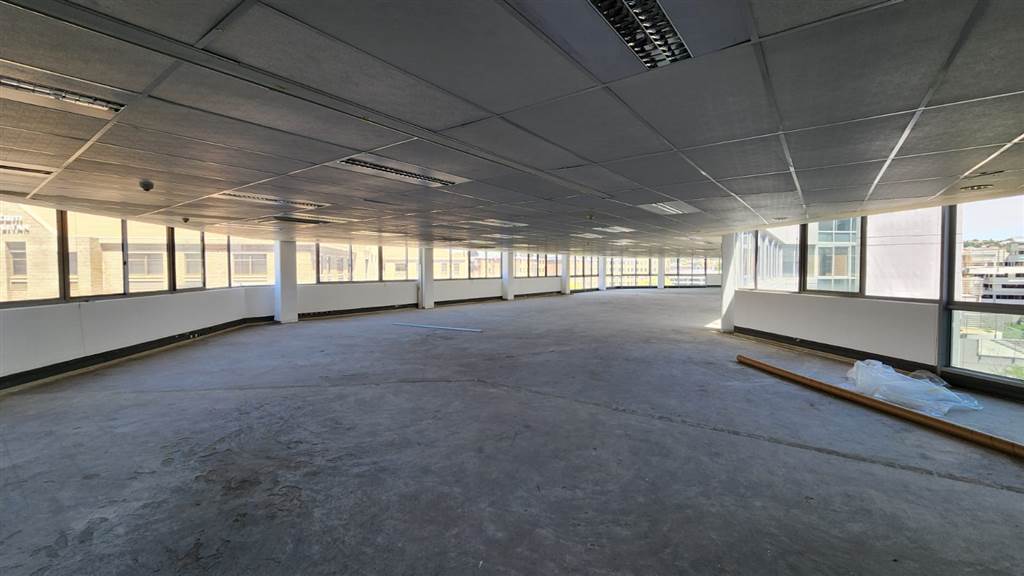 661  m² Commercial space in Die Hoewes photo number 29