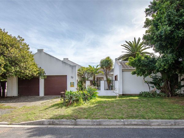 4 Bedroom House 4 Bedroom House