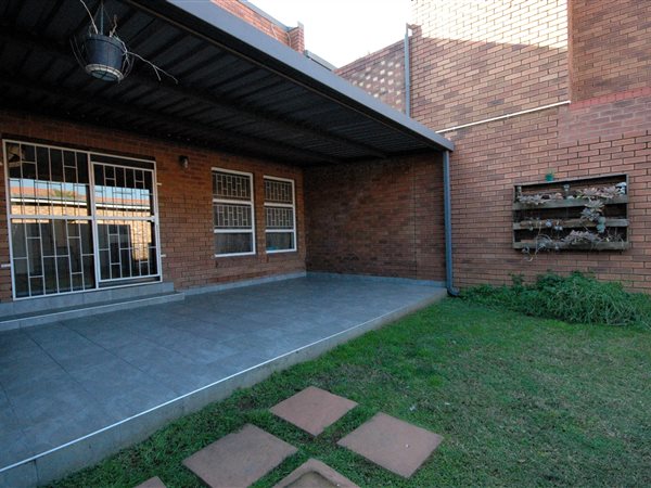 3 Bedroom Duplex 3 Bedroom Duplex