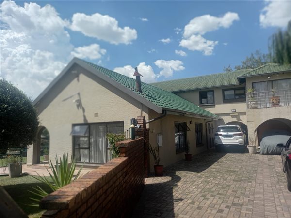 8 Bed House in Edenvale