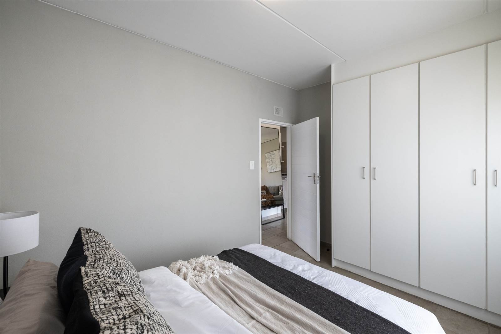 2 Bed Apartment in Onderstepoort photo number 4