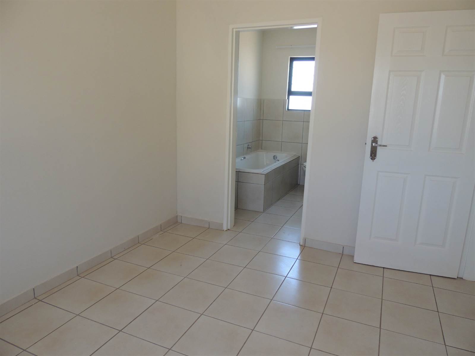 3 Bed House in Chloorkop photo number 12