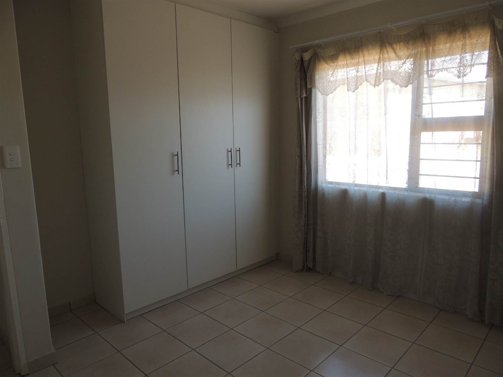 3 Bed House in Chloorkop photo number 11