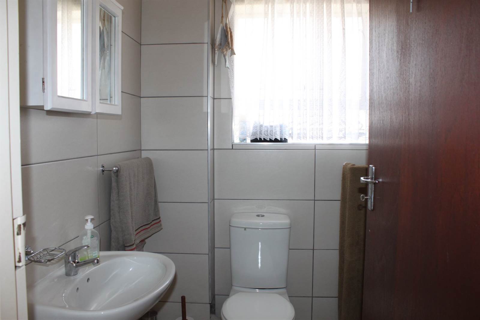 2 Bed Apartment in Middedorp photo number 9