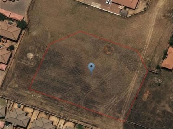 3 950 m² Land