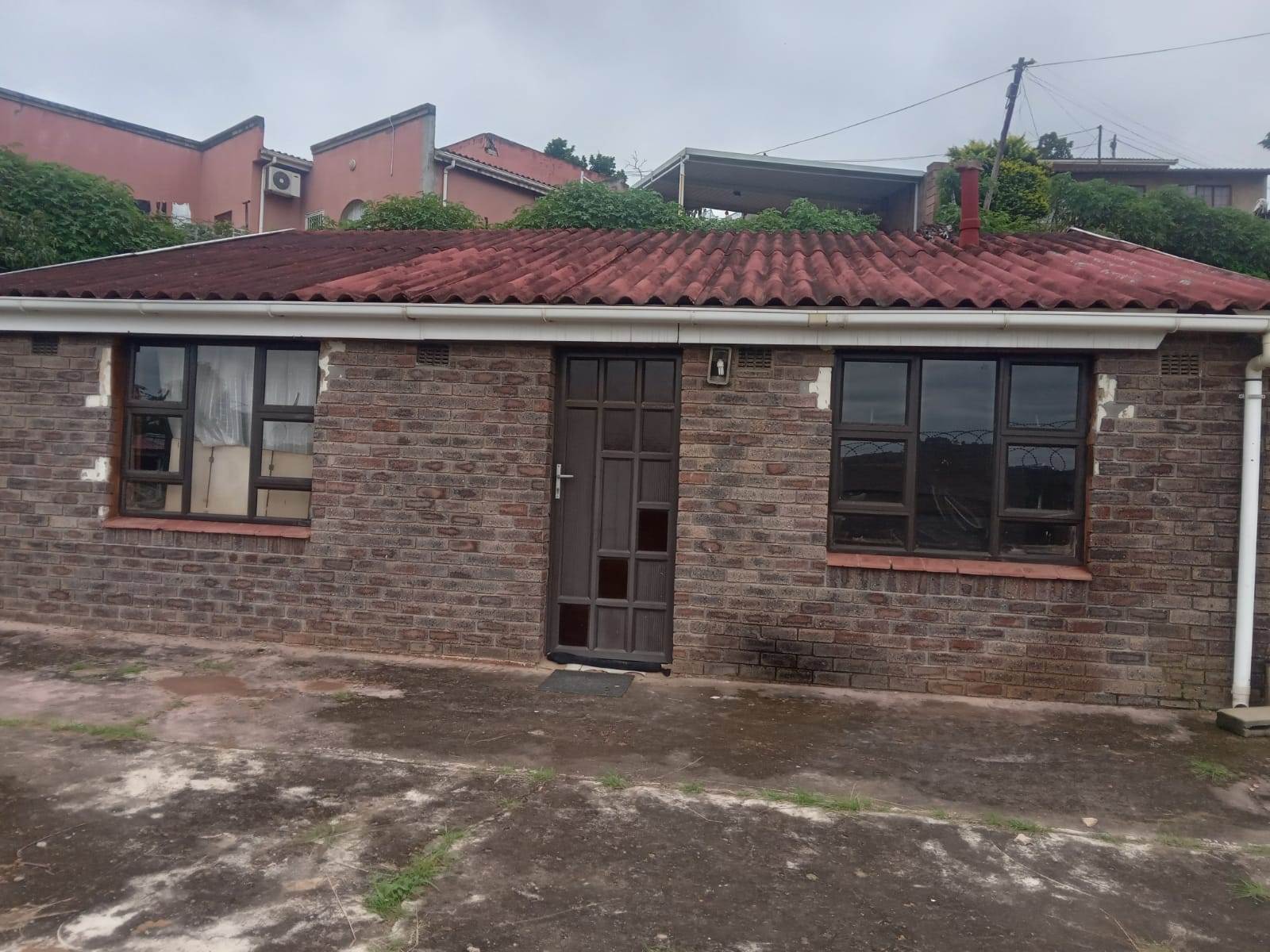 2 Bed House in Umlazi photo number 2