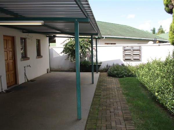 3 Bedroom Townhouse 3 Bedroom Townhouse