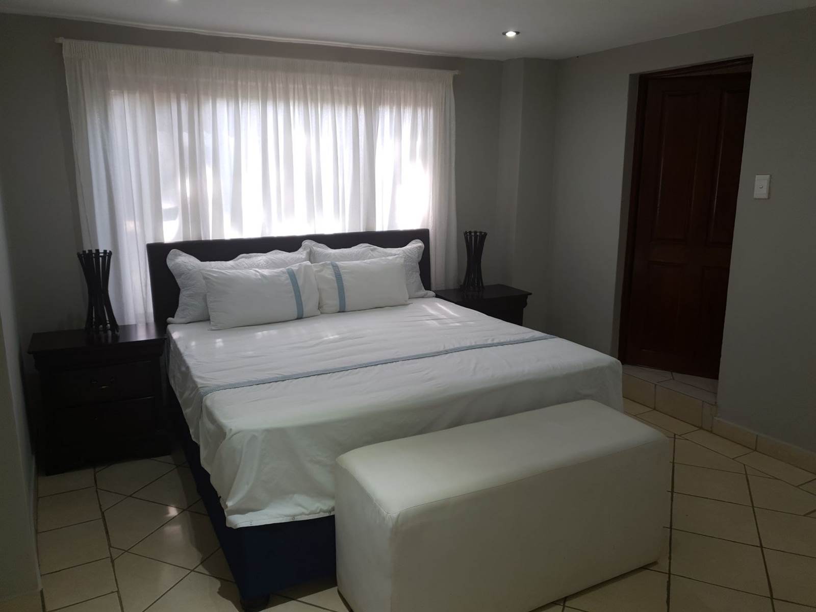 1 Bed Apartment in Johannesburg Central and CBD photo number 7